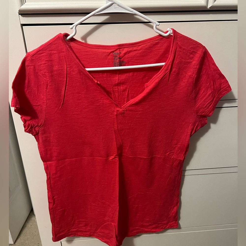 Women’s GAP Shirt